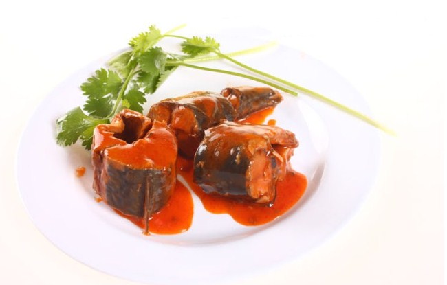 macrell tun..jpg canned mackerel..jpg